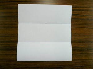 A44 一つ分を折り曲げて見えなくする。切り離しちゃってもいい。
